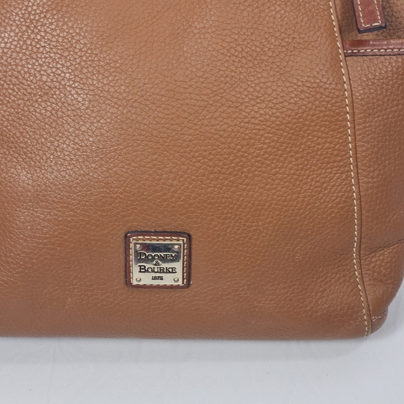 Dooney & Bourke Florentine magnetic closure purse - Picture 3 of 15
